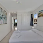 Sun And Green, Heated Pool, 3 Rooms, Air C Lägenhet